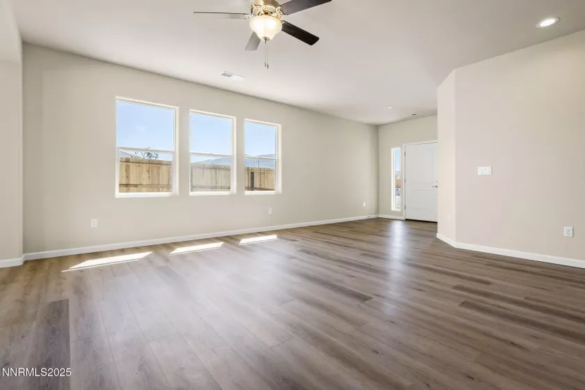 14448 Fredonia, Reno, Nevada 89506, 4 Bedrooms Bedrooms, ,2 BathroomsBathrooms,Residential,Residential,Fredonia,250055577