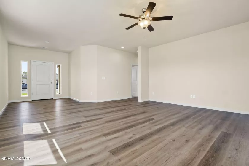 14448 Fredonia, Reno, Nevada 89506, 4 Bedrooms Bedrooms, ,2 BathroomsBathrooms,Residential,Residential,Fredonia,250055577