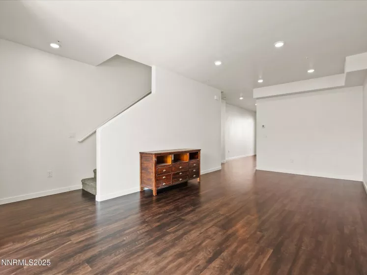 555 Logan Jacob, Reno, Nevada 89503, 2 Bedrooms Bedrooms, ,3 BathroomsBathrooms,Residential,Residential,Logan Jacob,250055583