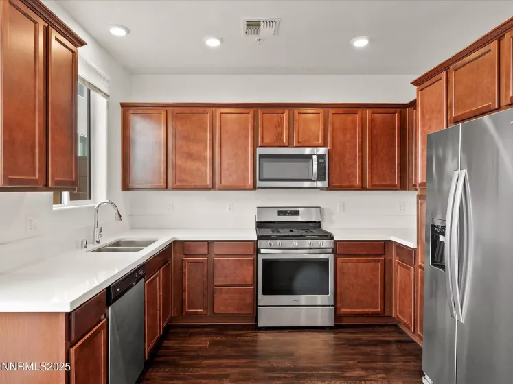 555 Logan Jacob, Reno, Nevada 89503, 2 Bedrooms Bedrooms, ,3 BathroomsBathrooms,Residential,Residential,Logan Jacob,250055583
