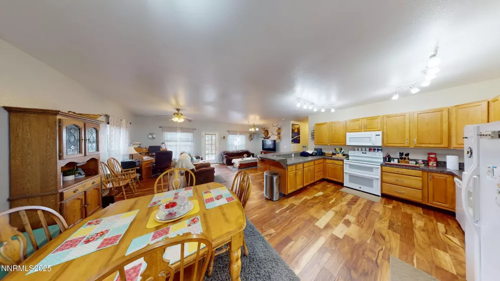 6990 Airport, Winnemucca, Nevada 89445, 3 Bedrooms Bedrooms, ,2 BathroomsBathrooms,Residential,Residential,Airport,250055133