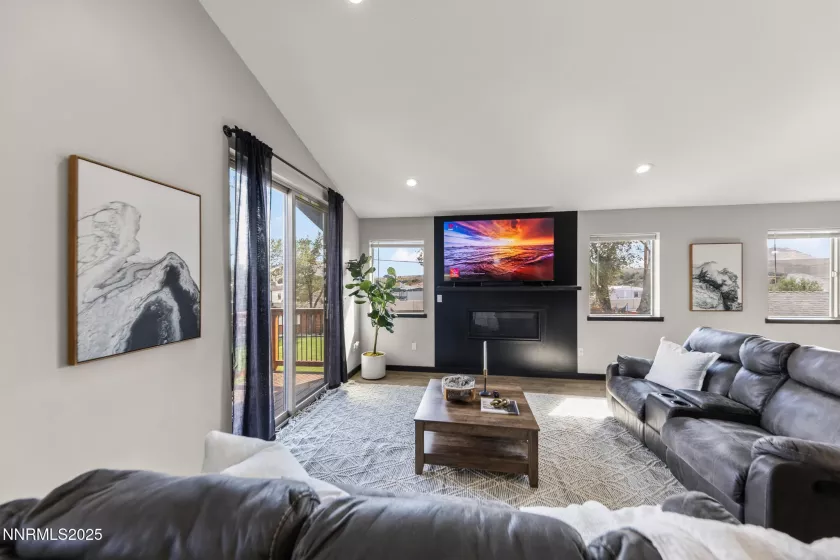 2048 Poole, Carson City, Nevada 89706, 4 Bedrooms Bedrooms, ,3 BathroomsBathrooms,Residential,Residential,Poole,250055597