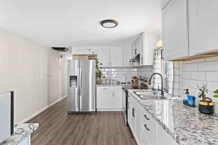 380 6th, Sun Valley, Nevada 89433, 3 Bedrooms Bedrooms, ,2 BathroomsBathrooms,Residential,Residential,6th,250055615