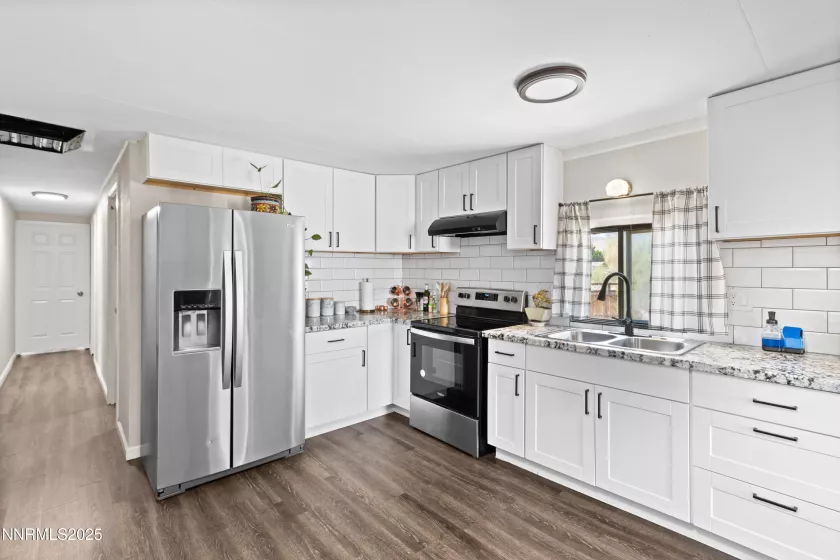 380 6th, Sun Valley, Nevada 89433, 3 Bedrooms Bedrooms, ,2 BathroomsBathrooms,Residential,Residential,6th,250055615