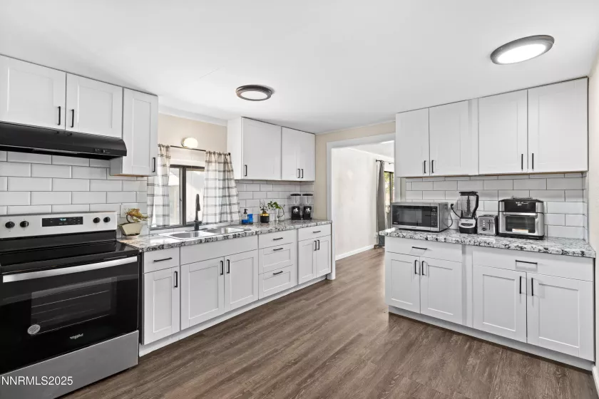 380 6th, Sun Valley, Nevada 89433, 3 Bedrooms Bedrooms, ,2 BathroomsBathrooms,Residential,Residential,6th,250055615