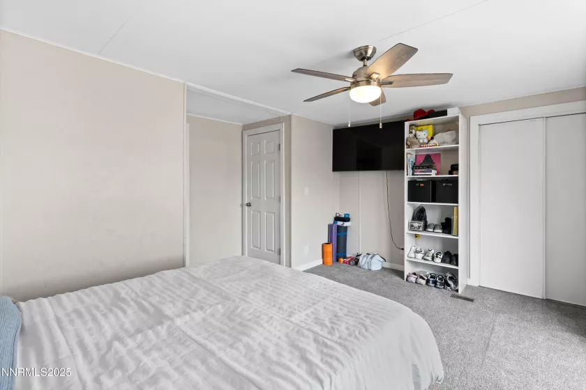 380 6th, Sun Valley, Nevada 89433, 3 Bedrooms Bedrooms, ,2 BathroomsBathrooms,Residential,Residential,6th,250055615