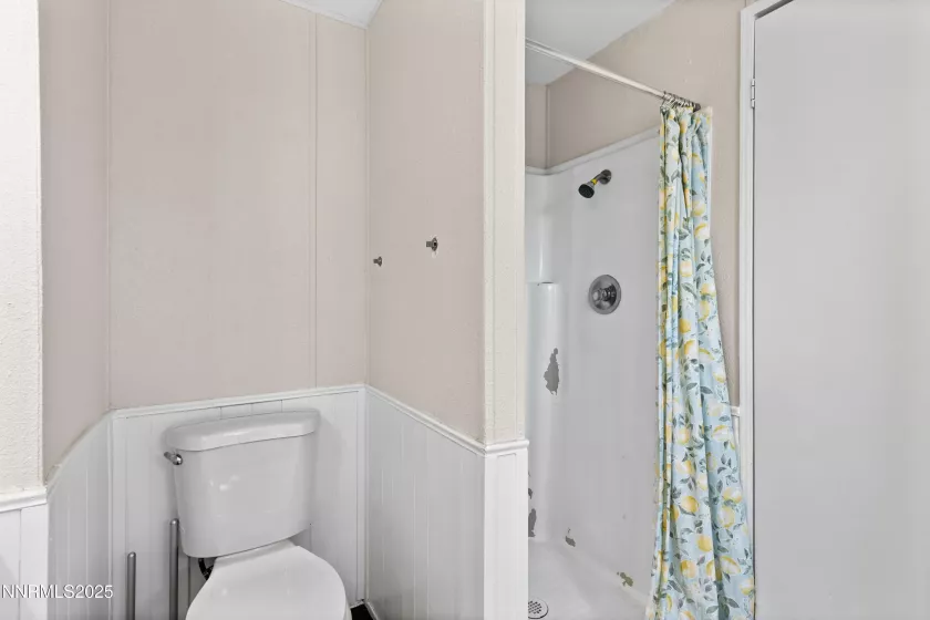 380 6th, Sun Valley, Nevada 89433, 3 Bedrooms Bedrooms, ,2 BathroomsBathrooms,Residential,Residential,6th,250055615