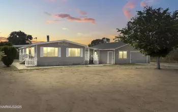 380 6th, Sun Valley, Nevada 89433, 3 Bedrooms Bedrooms, ,2 BathroomsBathrooms,Residential,Residential,6th,250055615