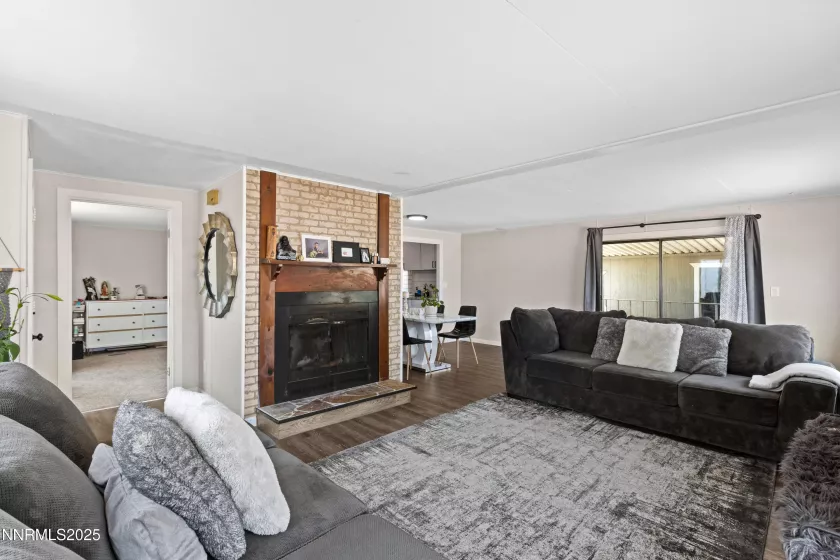380 6th, Sun Valley, Nevada 89433, 3 Bedrooms Bedrooms, ,2 BathroomsBathrooms,Residential,Residential,6th,250055615