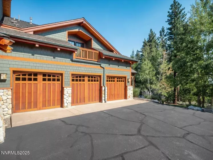 123 Five Creek, Gardnerville, Nevada 89460, 5 Bedrooms Bedrooms, ,7 BathroomsBathrooms,Residential,Residential,Five Creek,250055612