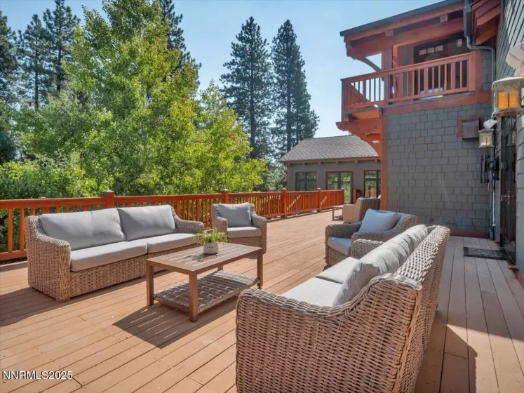 123 Five Creek, Gardnerville, Nevada 89460, 5 Bedrooms Bedrooms, ,7 BathroomsBathrooms,Residential,Residential,Five Creek,250055612