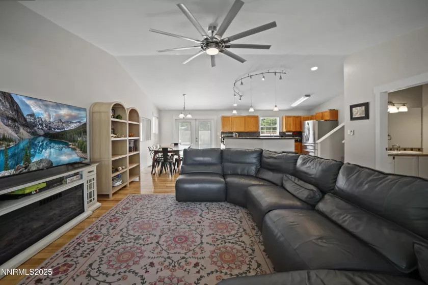 20 Julie, Winnemucca, Nevada 89445, 4 Bedrooms Bedrooms, ,4 BathroomsBathrooms,Residential,Residential,Julie,250055617