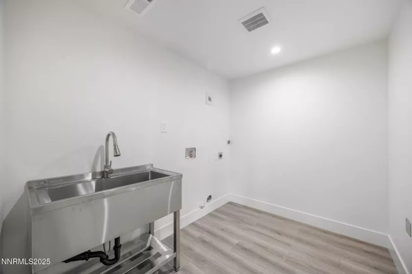1110 Jefferson, Carson City, Nevada 89706, 3 Bedrooms Bedrooms, ,3 BathroomsBathrooms,Residential,Residential,Jefferson,250055618