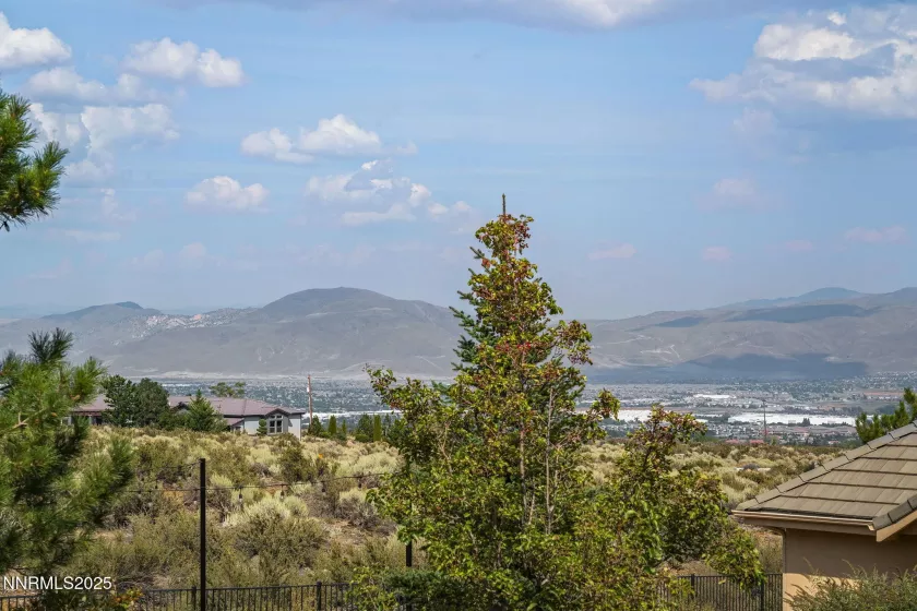 1465 Taos, Reno, Nevada 89511, 4 Bedrooms Bedrooms, ,5 BathroomsBathrooms,Residential,Residential,Taos,250055622