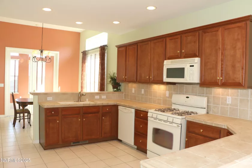 2335 Calabria, Sparks, Nevada 89434, 2 Bedrooms Bedrooms, ,2 BathroomsBathrooms,Residential,Residential,Calabria,250055628
