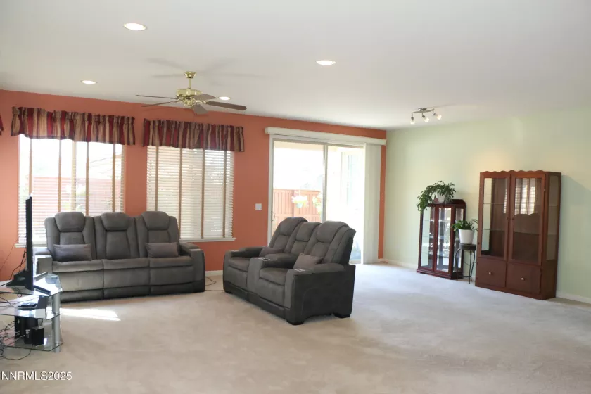 2335 Calabria, Sparks, Nevada 89434, 2 Bedrooms Bedrooms, ,2 BathroomsBathrooms,Residential,Residential,Calabria,250055628