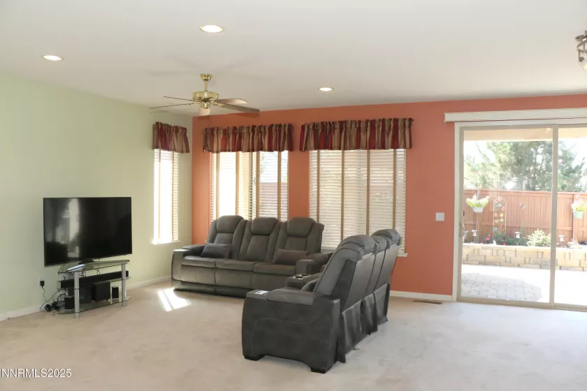 2335 Calabria, Sparks, Nevada 89434, 2 Bedrooms Bedrooms, ,2 BathroomsBathrooms,Residential,Residential,Calabria,250055628