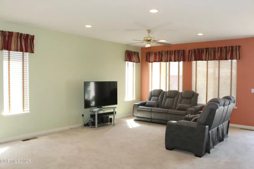 2335 Calabria, Sparks, Nevada 89434, 2 Bedrooms Bedrooms, ,2 BathroomsBathrooms,Residential,Residential,Calabria,250055628