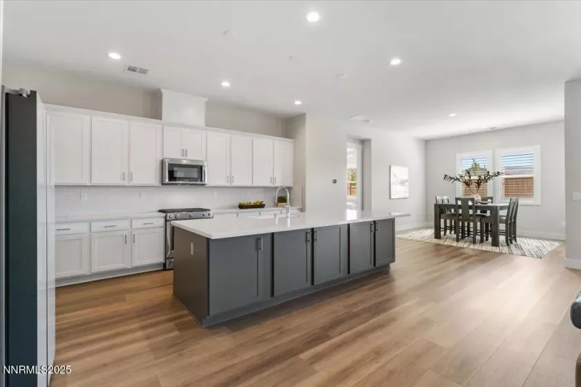 7536 Evans Bridge, Sparks, Nevada 89436, 3 Bedrooms Bedrooms, ,3 BathroomsBathrooms,Residential,Residential,Evans Bridge,250055629