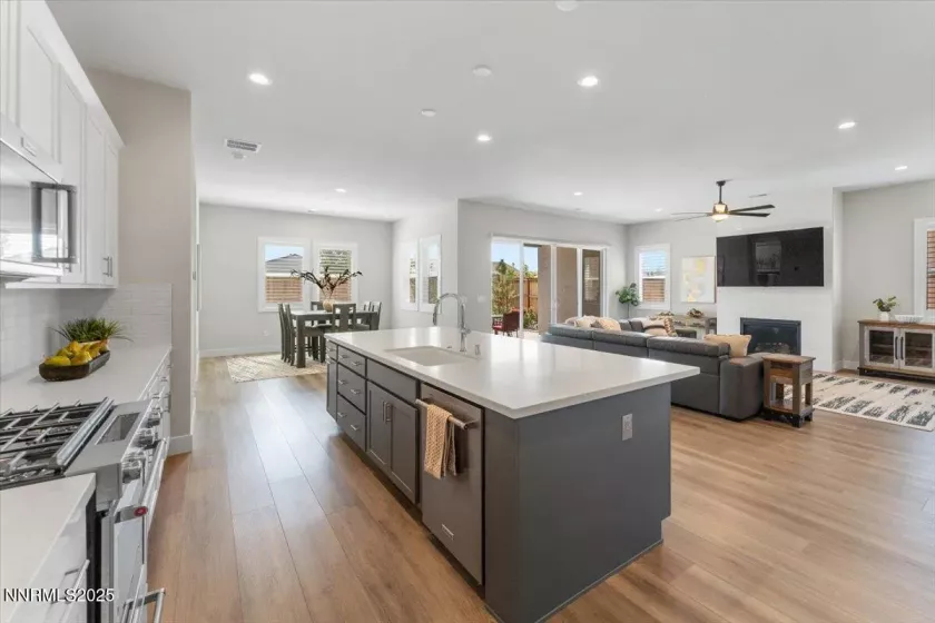7536 Evans Bridge, Sparks, Nevada 89436, 3 Bedrooms Bedrooms, ,3 BathroomsBathrooms,Residential,Residential,Evans Bridge,250055629