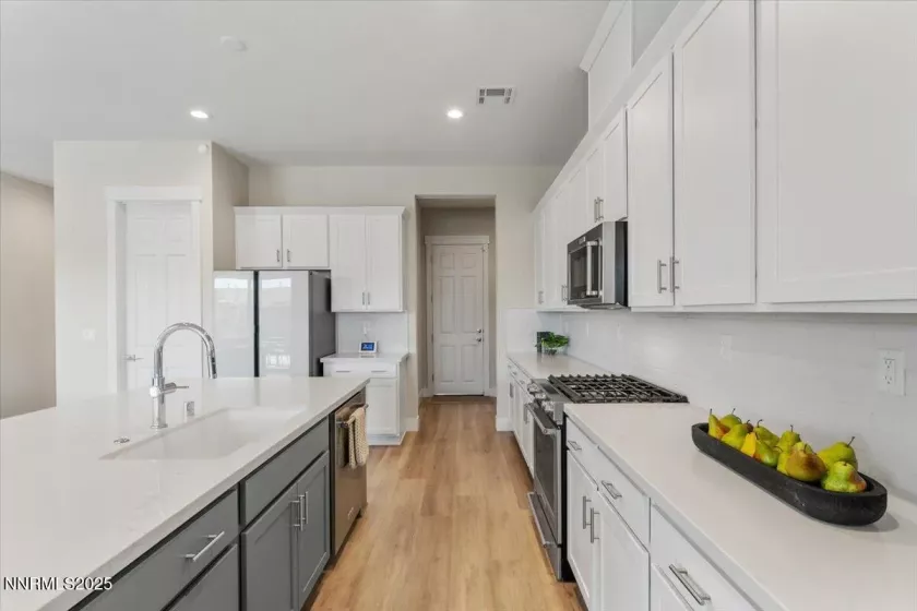7536 Evans Bridge, Sparks, Nevada 89436, 3 Bedrooms Bedrooms, ,3 BathroomsBathrooms,Residential,Residential,Evans Bridge,250055629