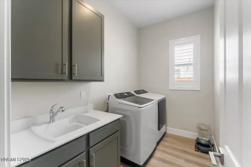 7536 Evans Bridge, Sparks, Nevada 89436, 3 Bedrooms Bedrooms, ,3 BathroomsBathrooms,Residential,Residential,Evans Bridge,250055629