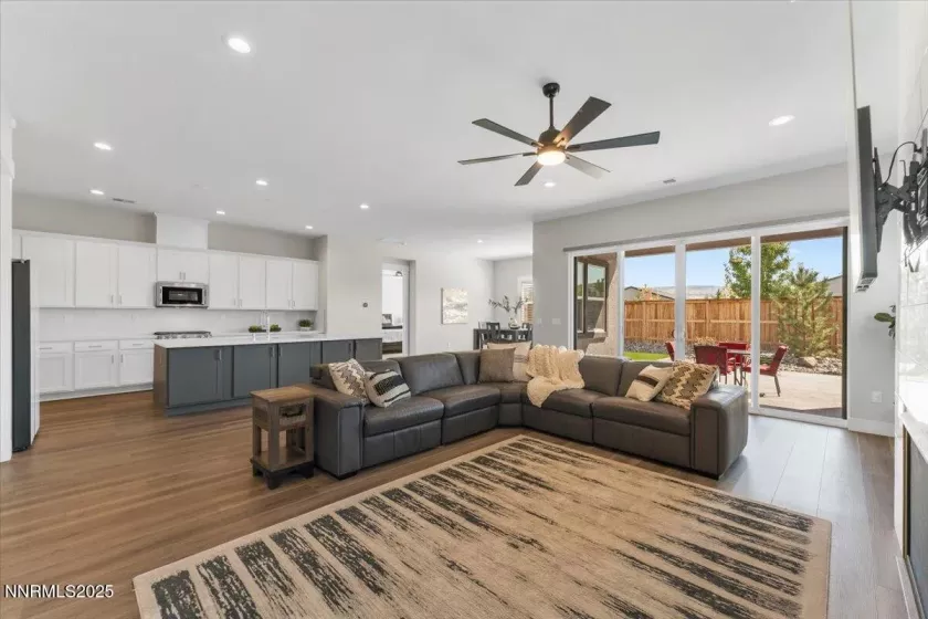 7536 Evans Bridge, Sparks, Nevada 89436, 3 Bedrooms Bedrooms, ,3 BathroomsBathrooms,Residential,Residential,Evans Bridge,250055629