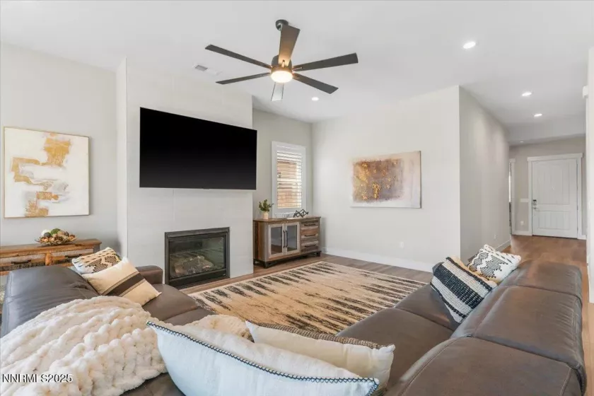 7536 Evans Bridge, Sparks, Nevada 89436, 3 Bedrooms Bedrooms, ,3 BathroomsBathrooms,Residential,Residential,Evans Bridge,250055629