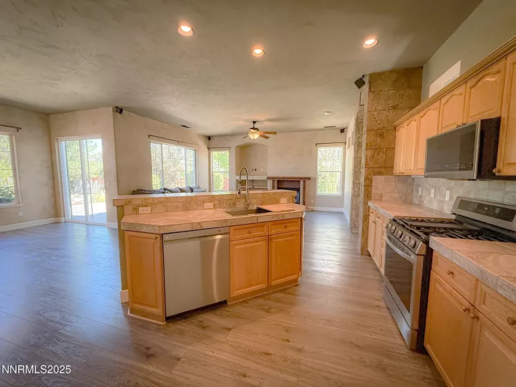 7483 Europa, Sparks, Nevada 89436, 4 Bedrooms Bedrooms, ,2 BathroomsBathrooms,Residential,Residential,Europa,250055650