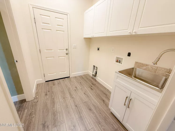 7483 Europa, Sparks, Nevada 89436, 4 Bedrooms Bedrooms, ,2 BathroomsBathrooms,Residential,Residential,Europa,250055650