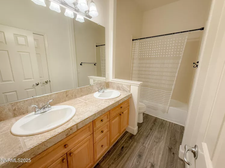 7483 Europa, Sparks, Nevada 89436, 4 Bedrooms Bedrooms, ,2 BathroomsBathrooms,Residential,Residential,Europa,250055650