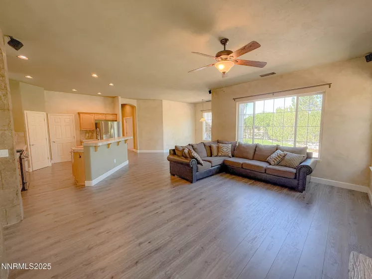 7483 Europa, Sparks, Nevada 89436, 4 Bedrooms Bedrooms, ,2 BathroomsBathrooms,Residential,Residential,Europa,250055650