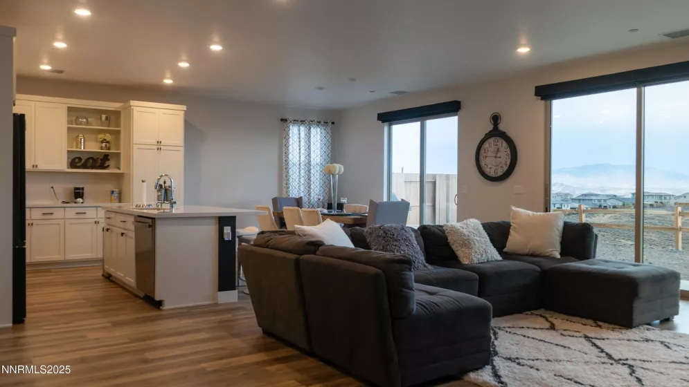 5465 Spirit, Sparks, Nevada 89436, 4 Bedrooms Bedrooms, ,3 BathroomsBathrooms,Residential,Residential,Spirit,250055653