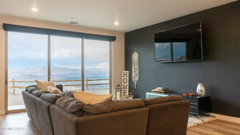 5465 Spirit, Sparks, Nevada 89436, 4 Bedrooms Bedrooms, ,3 BathroomsBathrooms,Residential,Residential,Spirit,250055653