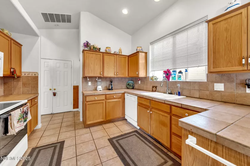 3790 Ranch Crest, Reno, Nevada 89509, 3 Bedrooms Bedrooms, ,2 BathroomsBathrooms,Residential,Residential,Ranch Crest,250055669