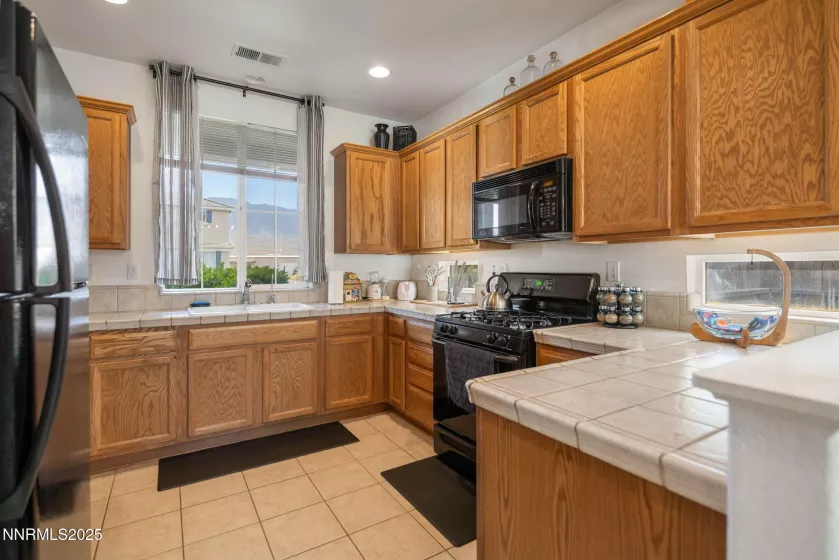 946 Lakeview, Dayton, Nevada 89403, 3 Bedrooms Bedrooms, ,2 BathroomsBathrooms,Residential,Residential,Lakeview,250055676