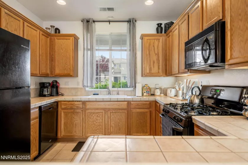 946 Lakeview, Dayton, Nevada 89403, 3 Bedrooms Bedrooms, ,2 BathroomsBathrooms,Residential,Residential,Lakeview,250055676