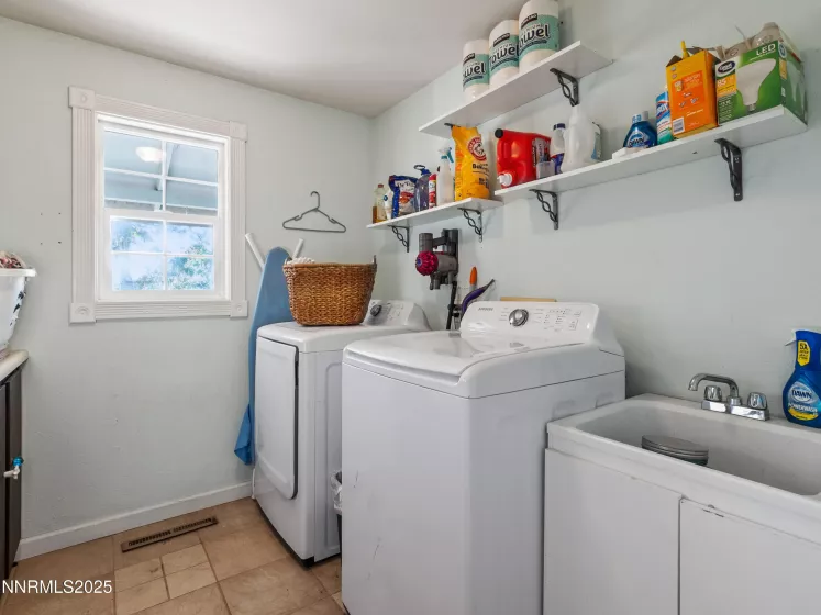 2655 Stewart, Minden, Nevada 89423, 2 Bedrooms Bedrooms, ,2 BathroomsBathrooms,Residential,Residential,Stewart,250053256