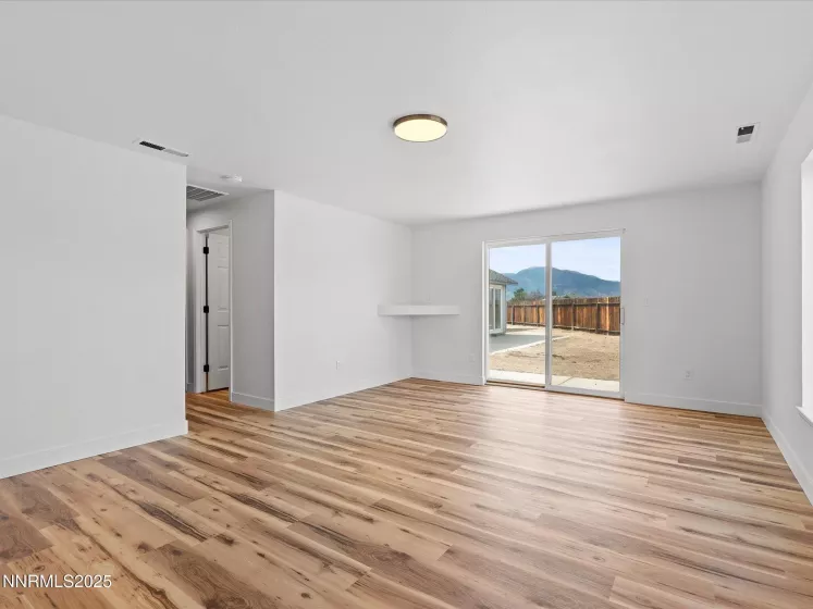 1286 Currycomb, Minden, Nevada 89423, 4 Bedrooms Bedrooms, ,3 BathroomsBathrooms,Residential,Residential,Currycomb,250055684