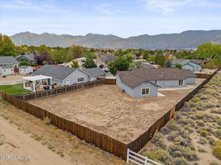 1286 Currycomb, Minden, Nevada 89423, 4 Bedrooms Bedrooms, ,3 BathroomsBathrooms,Residential,Residential,Currycomb,250055684