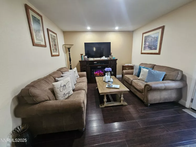 4071 Quinn Drive, Carson City, Nevada 89701, 3 Bedrooms Bedrooms, ,2 BathroomsBathrooms,Residential,Residential,Quinn Drive,250055686