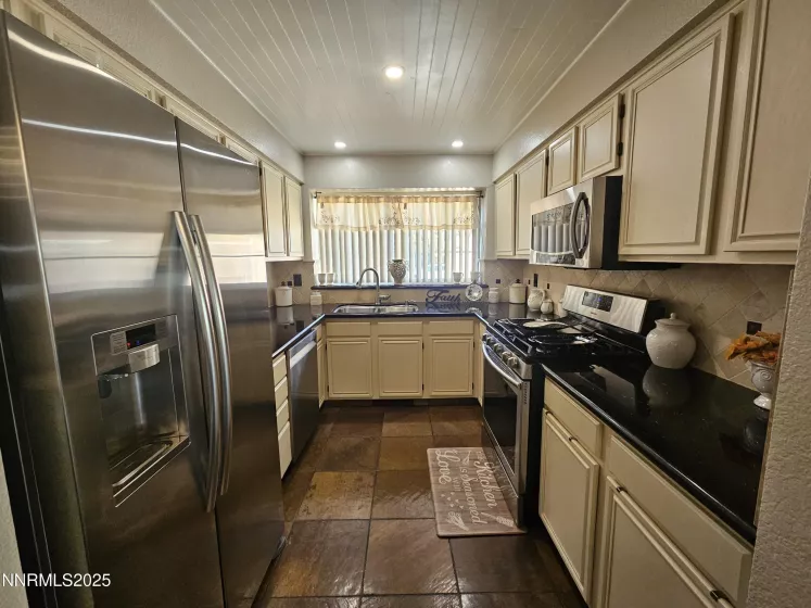 4071 Quinn Drive, Carson City, Nevada 89701, 3 Bedrooms Bedrooms, ,2 BathroomsBathrooms,Residential,Residential,Quinn Drive,250055686