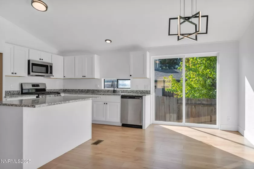 2730 Dahlia, Reno, Nevada 89512, 2 Bedrooms Bedrooms, ,2 BathroomsBathrooms,Residential,Residential,Dahlia,250055691