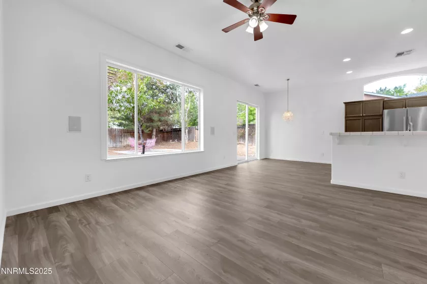7635 Badelona, Sparks, Nevada 89436, 3 Bedrooms Bedrooms, ,2 BathroomsBathrooms,Residential,Residential,Badelona,250054732