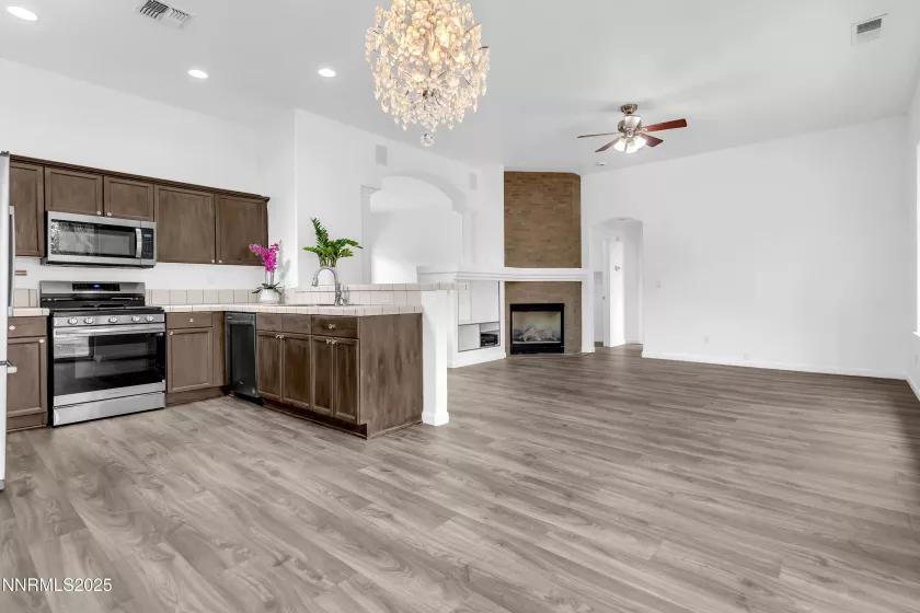 7635 Badelona, Sparks, Nevada 89436, 3 Bedrooms Bedrooms, ,2 BathroomsBathrooms,Residential,Residential,Badelona,250054732