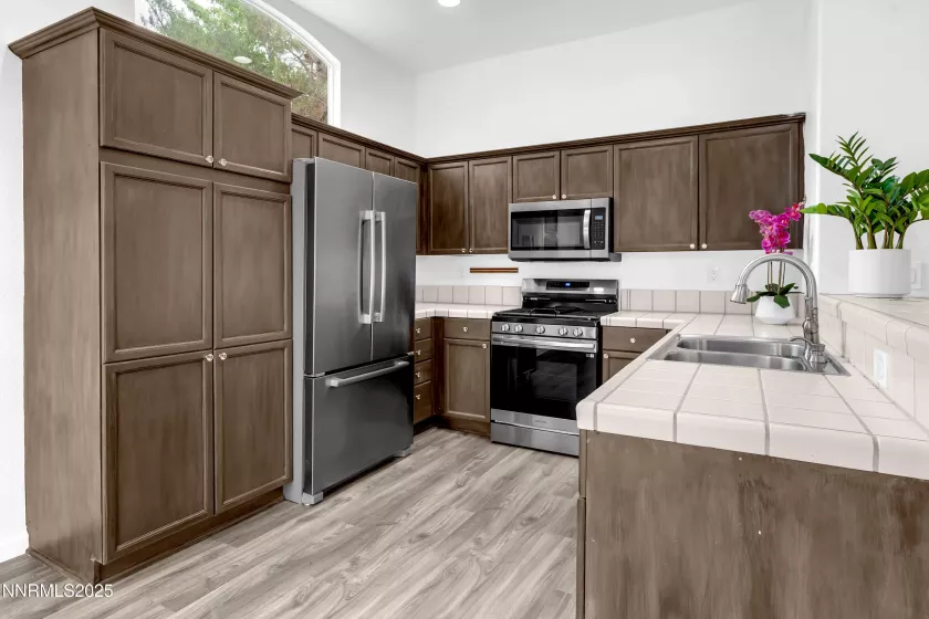 7635 Badelona, Sparks, Nevada 89436, 3 Bedrooms Bedrooms, ,2 BathroomsBathrooms,Residential,Residential,Badelona,250054732
