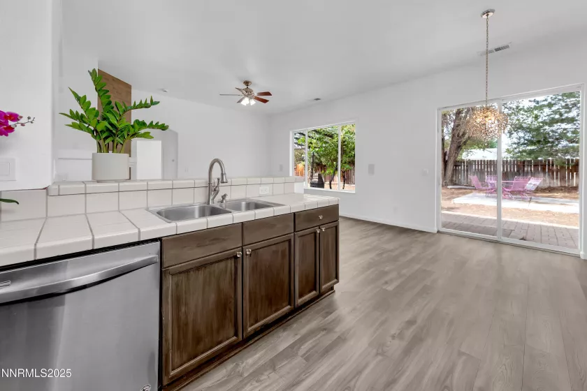 7635 Badelona, Sparks, Nevada 89436, 3 Bedrooms Bedrooms, ,2 BathroomsBathrooms,Residential,Residential,Badelona,250054732