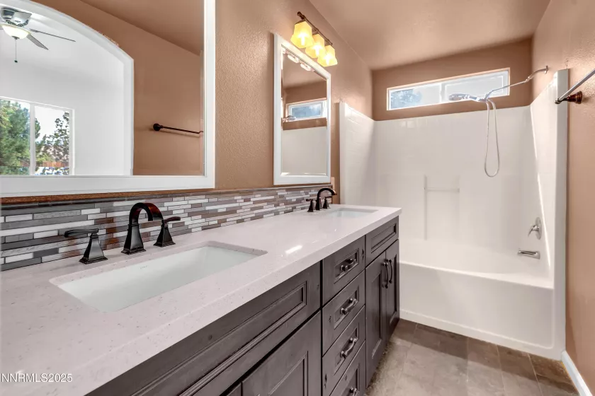 7635 Badelona, Sparks, Nevada 89436, 3 Bedrooms Bedrooms, ,2 BathroomsBathrooms,Residential,Residential,Badelona,250054732
