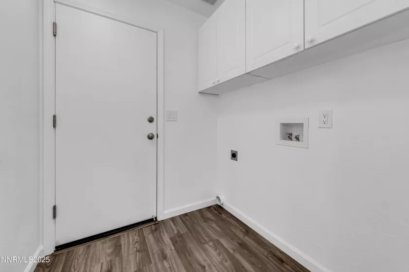 7635 Badelona, Sparks, Nevada 89436, 3 Bedrooms Bedrooms, ,2 BathroomsBathrooms,Residential,Residential,Badelona,250054732