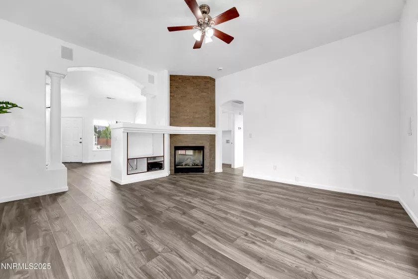 7635 Badelona, Sparks, Nevada 89436, 3 Bedrooms Bedrooms, ,2 BathroomsBathrooms,Residential,Residential,Badelona,250054732